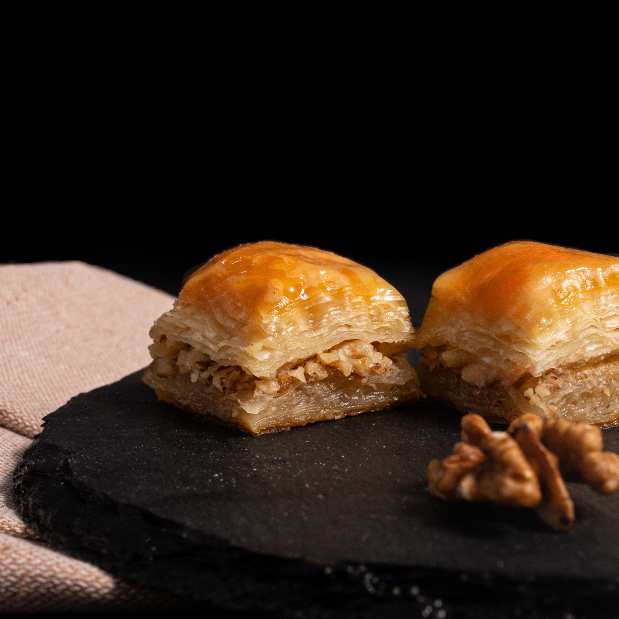 Şayan Walnut Baklava – Traditional Turkish Dessert, Rich In Walnuts, No Additives