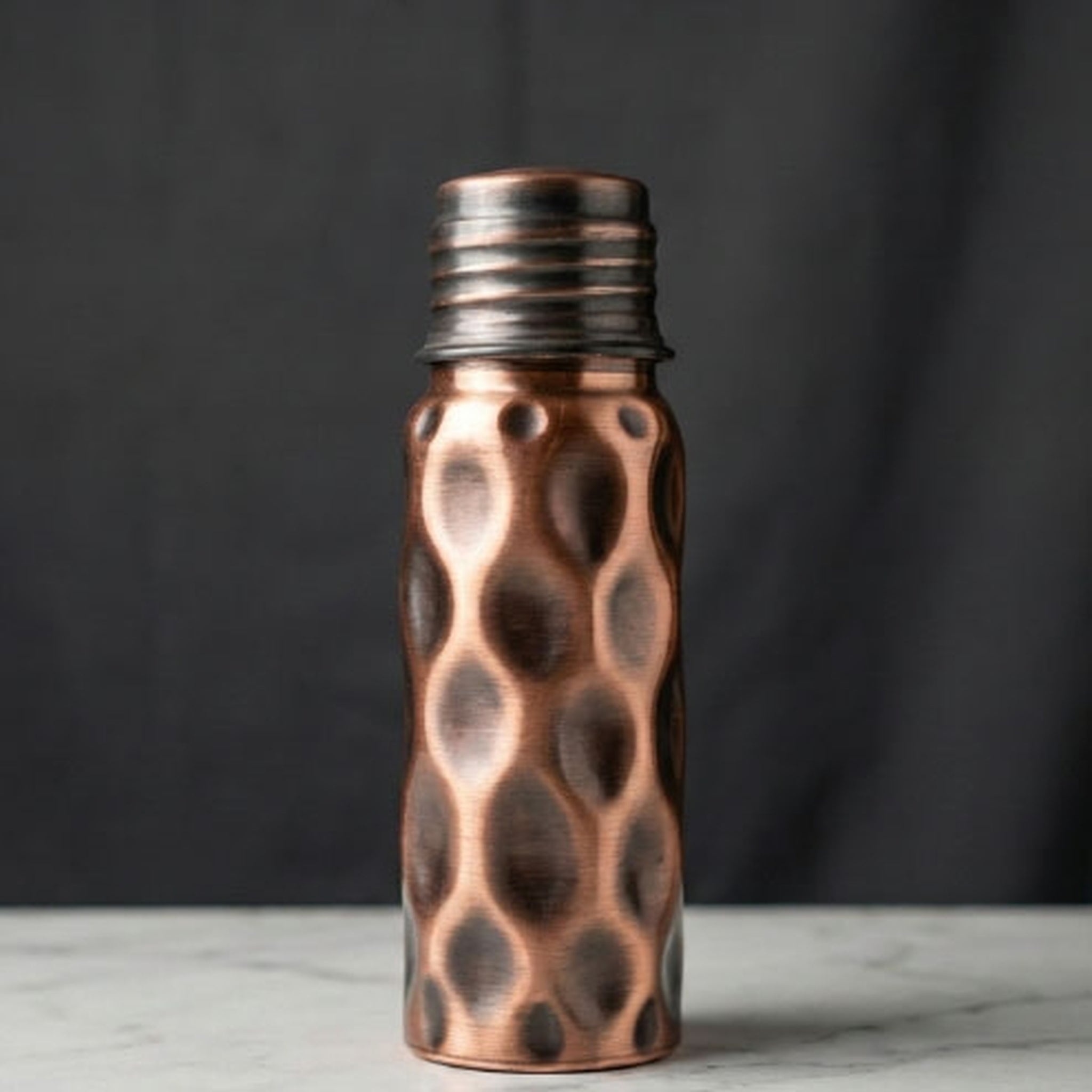 Bakırzen Black Hammered Copper Water Bottle 550ml (18.59 fl oz) - Exporgin | Türkiye Comes to You