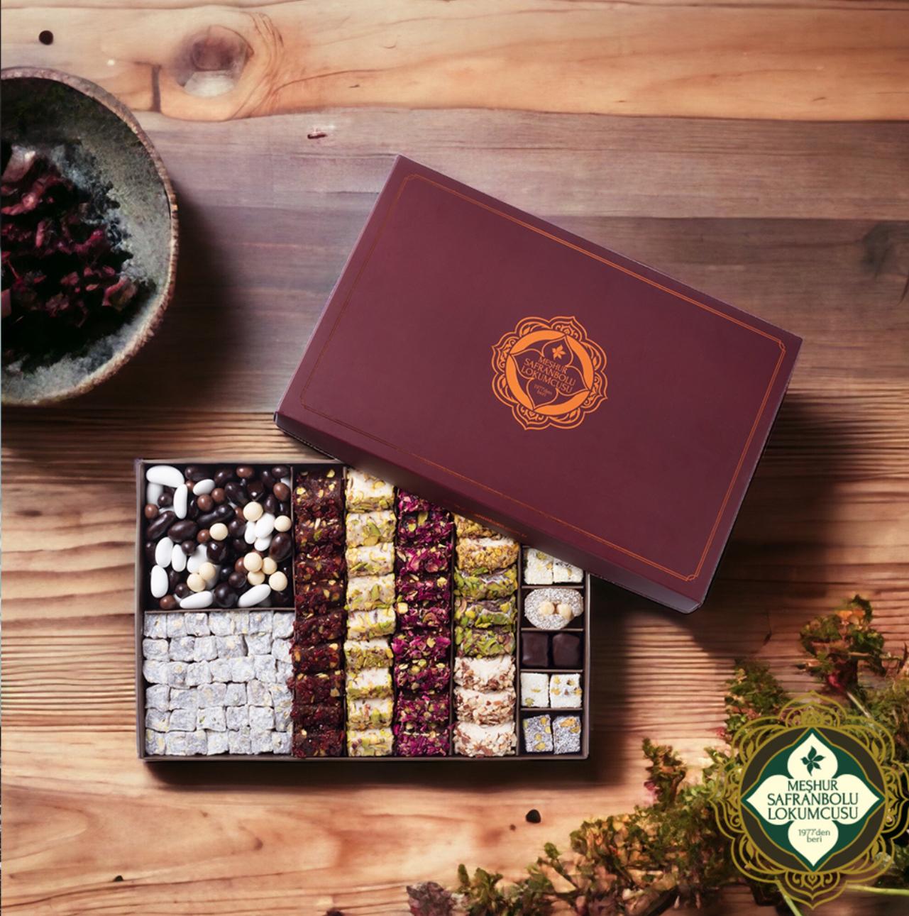 Deluxe Assorted Turkish Delight in Premium Gift Box – 1200g (42.32 oz) - Exporgin | Türkiye Comes to You