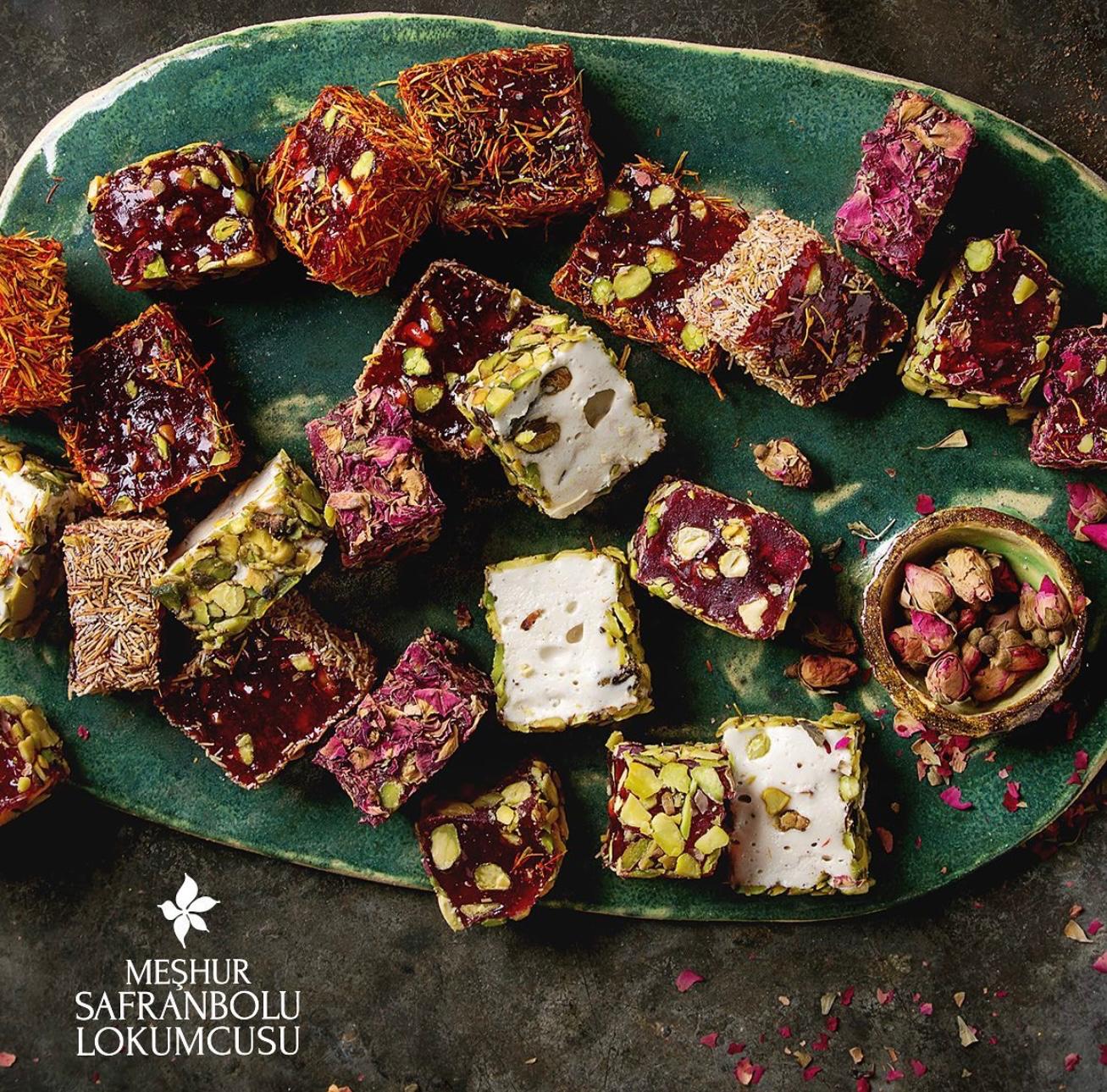 Deluxe Assorted Turkish Delight in Premium Gift Box – 1200g (42.32 oz) - Exporgin | Türkiye Comes to You