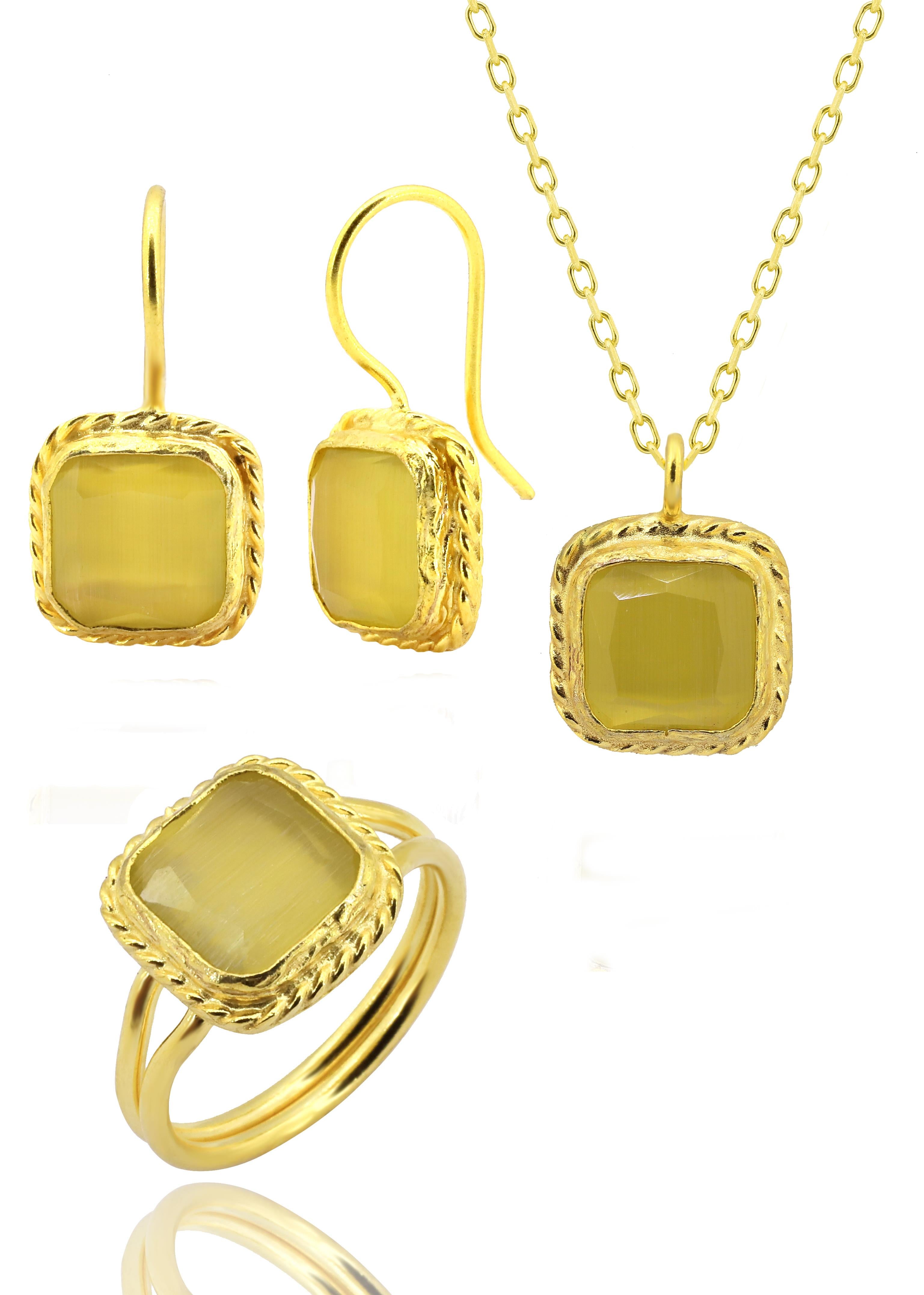 Serie Sunstone Avvolgimento di colore giallo taglio quadrato 22K Triple set da donna placcata 925 Sterling Silver Chain