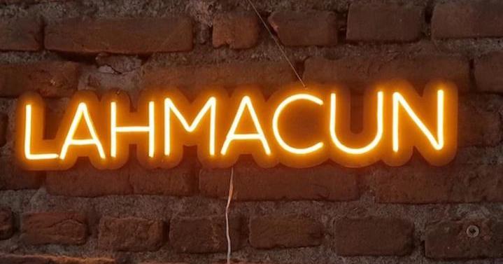 Illuminazione a parete a LED NEON LAHMACU