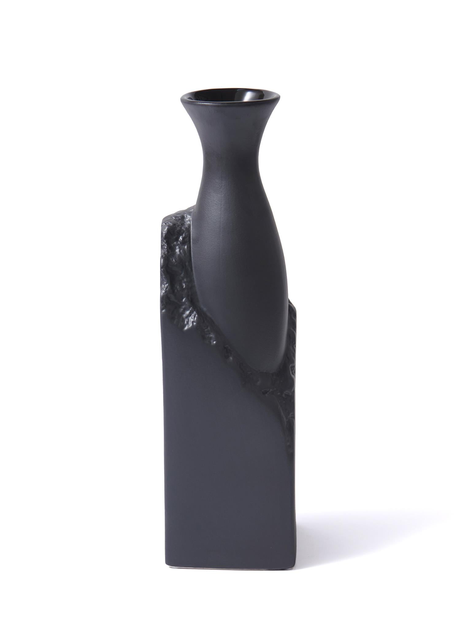 Licia Ceramic Vase Black 10x10x35 cm