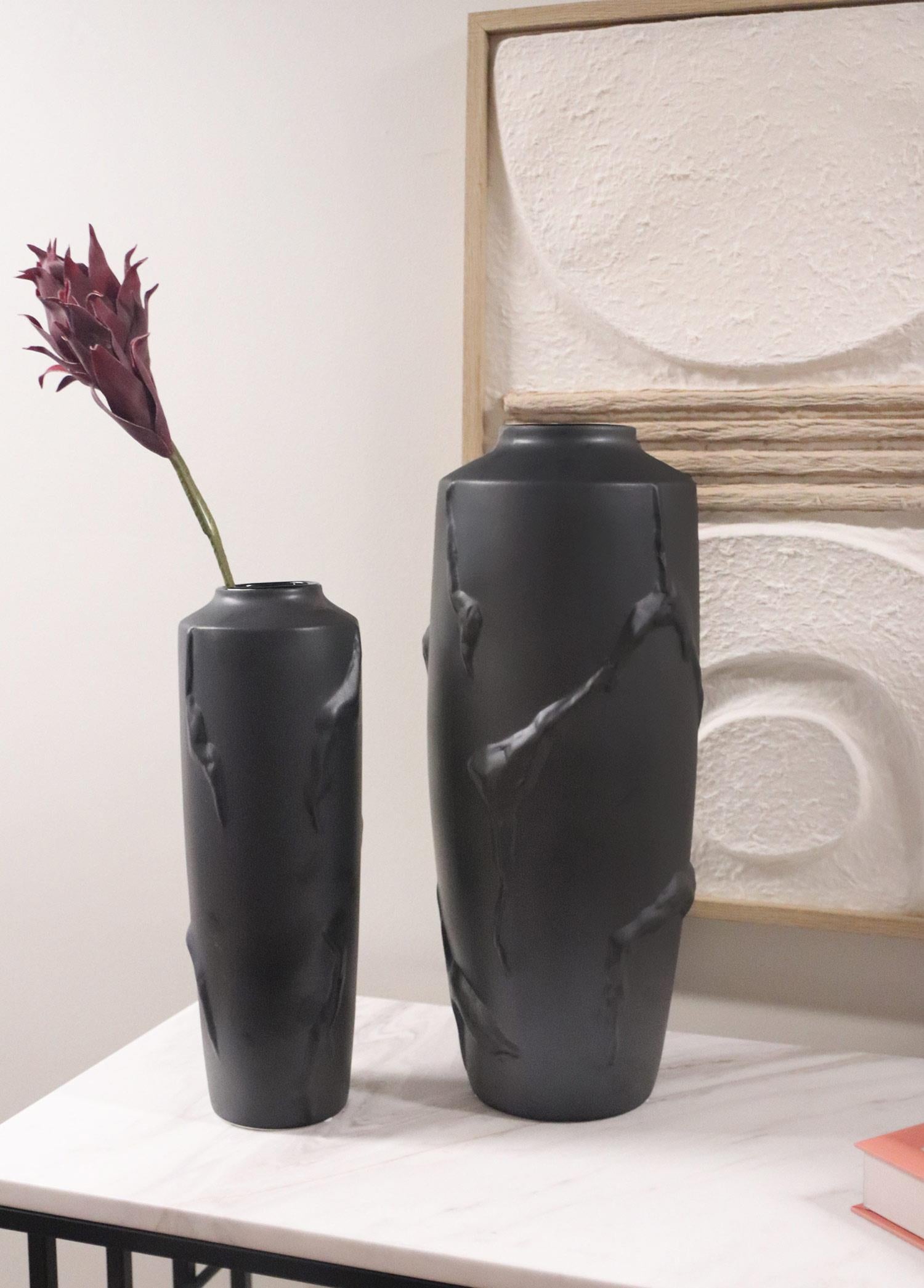 Licia Ceramic Vase Black 13x13x37 cm