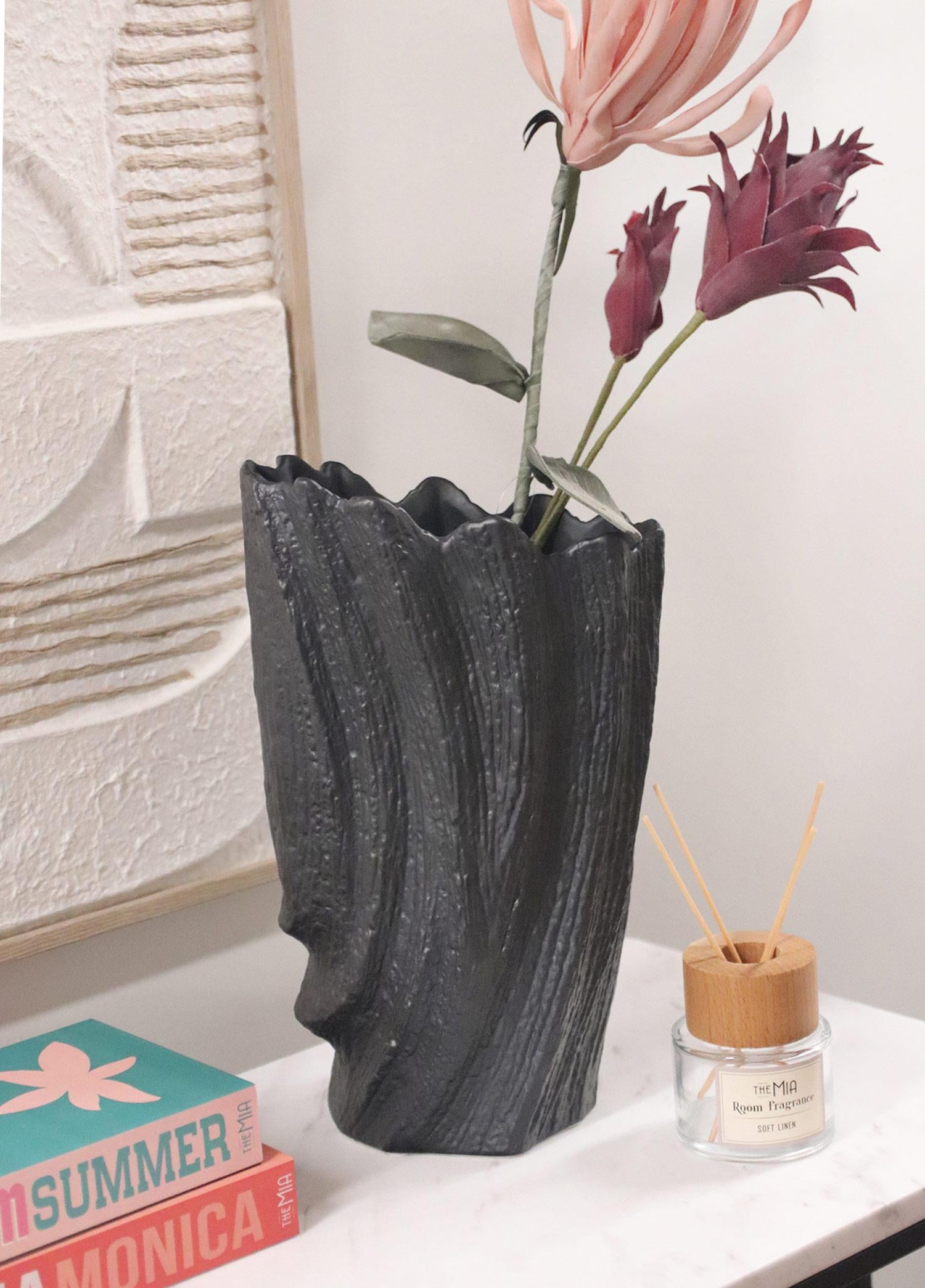 Licia Ceramic Vase Black 24x15x38 cm