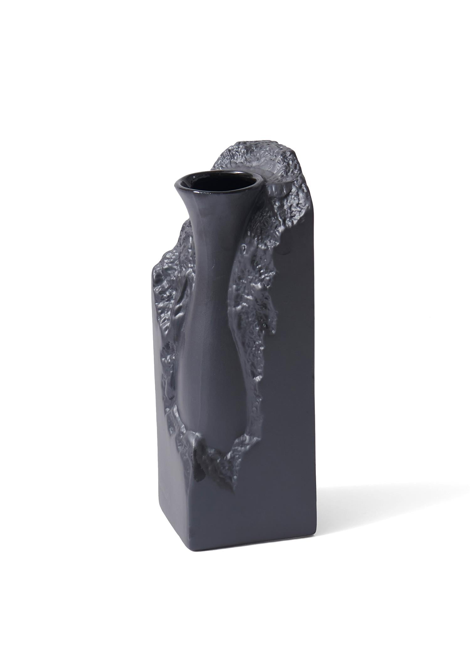 Licia Ceramic Vase Black 9x9x26 cm