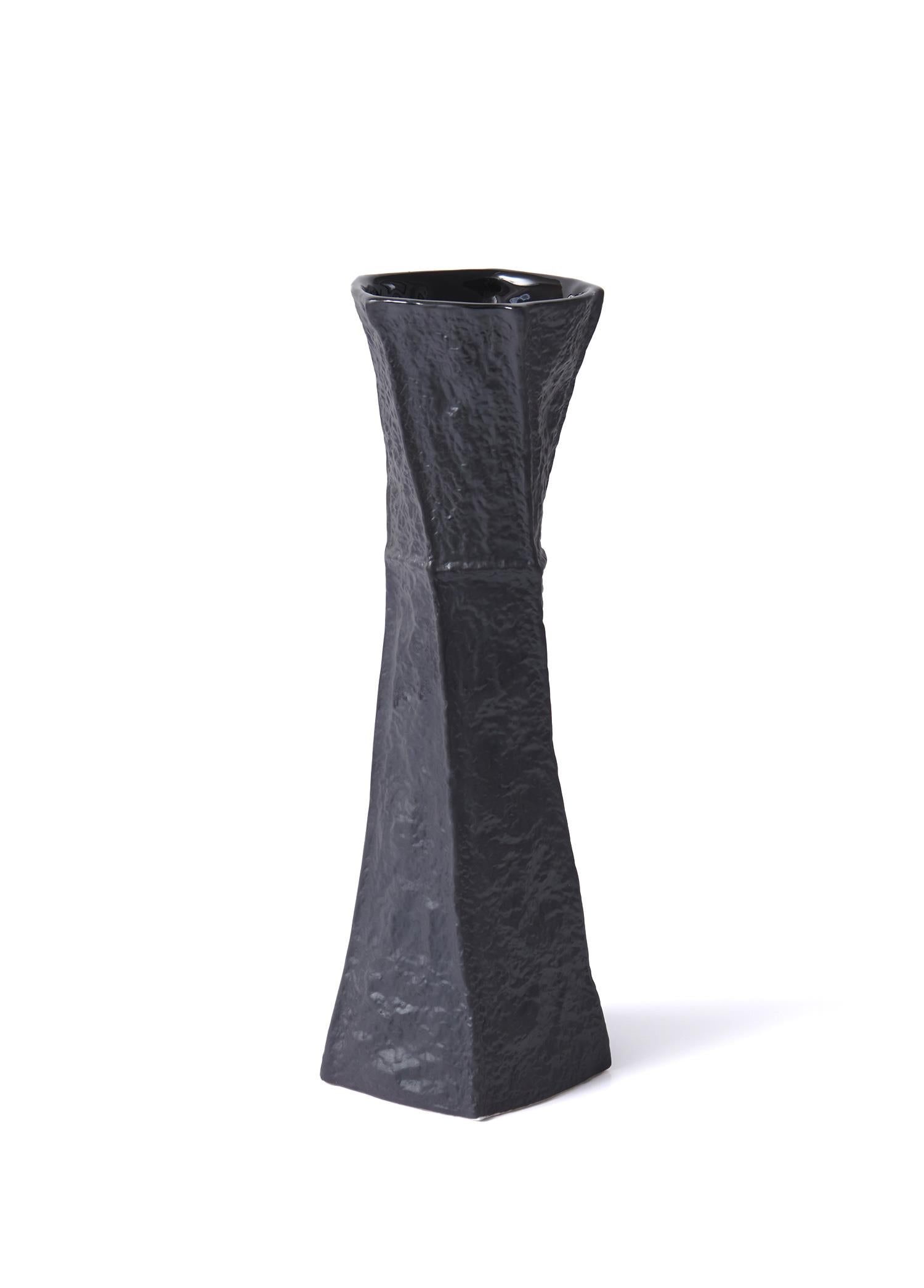 Licia Ceramic Vase Black 13x10x33 cm