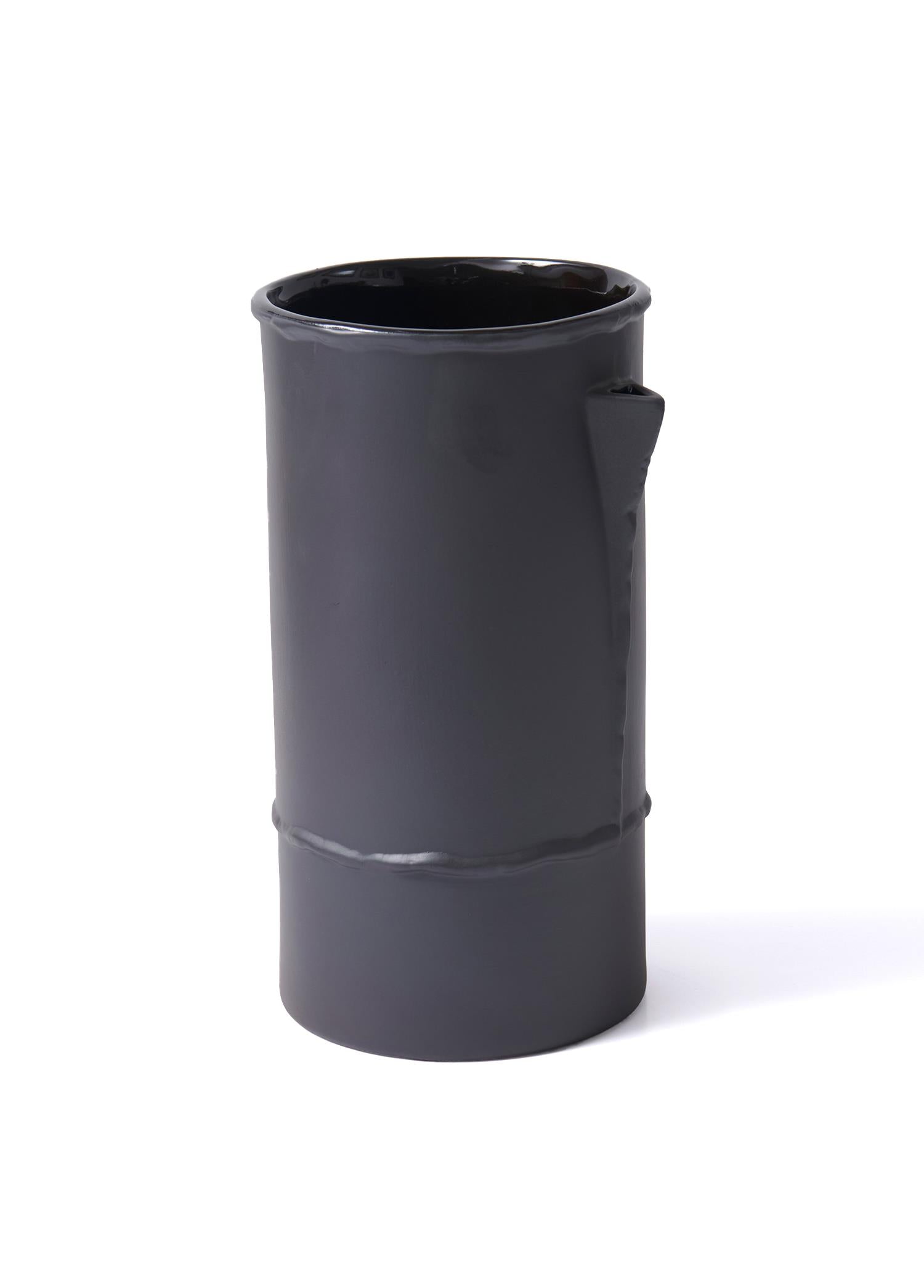 Licia Ceramic Vase Black 19x16x31 cm