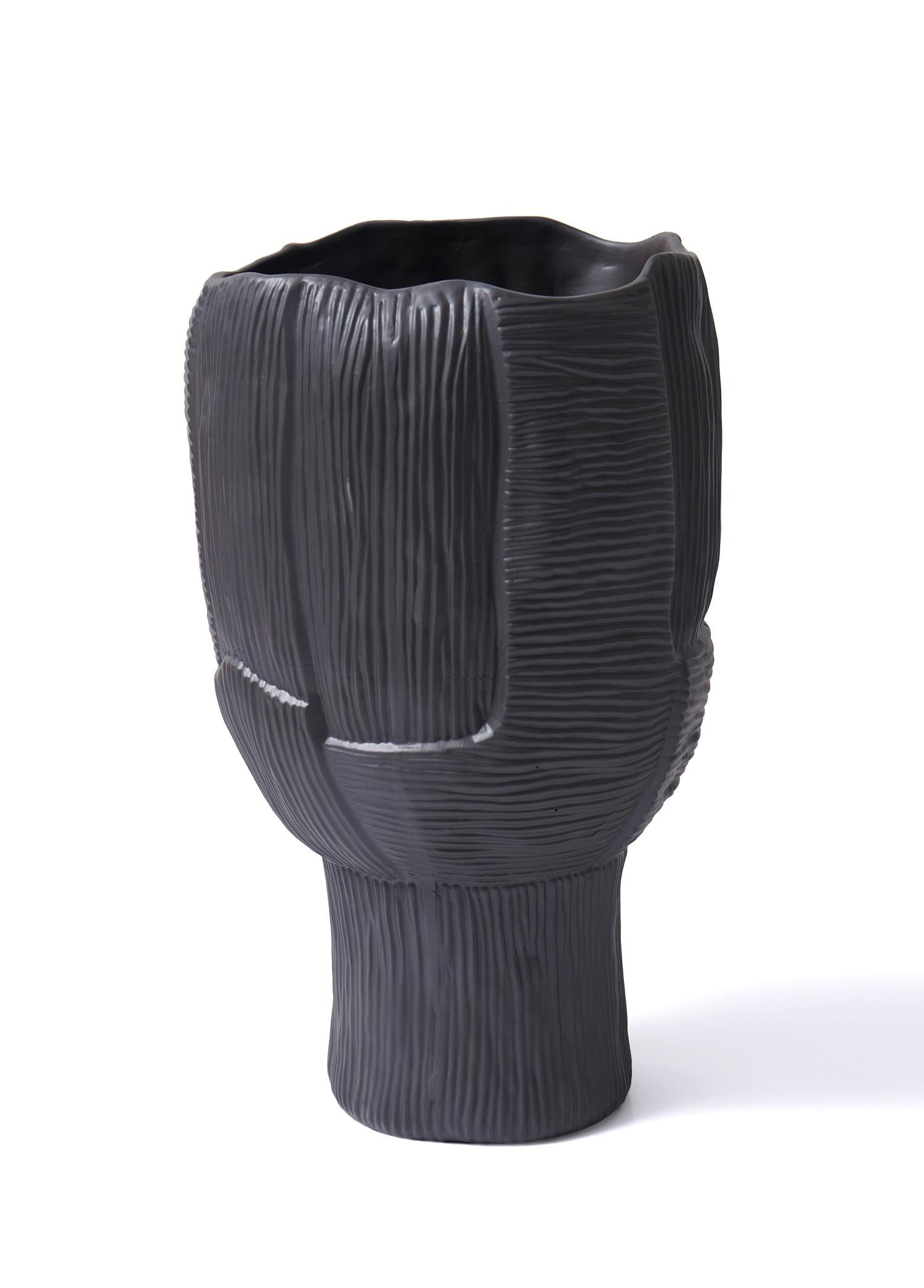 Licia Ceramic Vase Black 27x27x22 cm