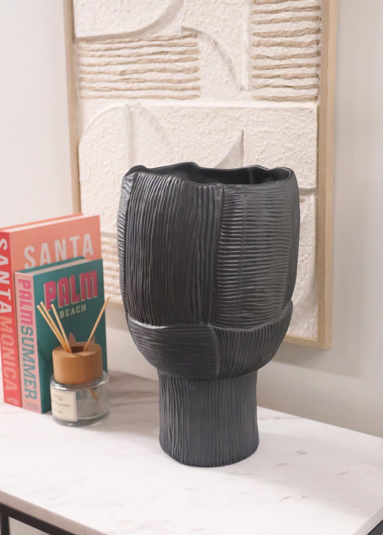 Licia Ceramic Vase Black 27x27x22 cm