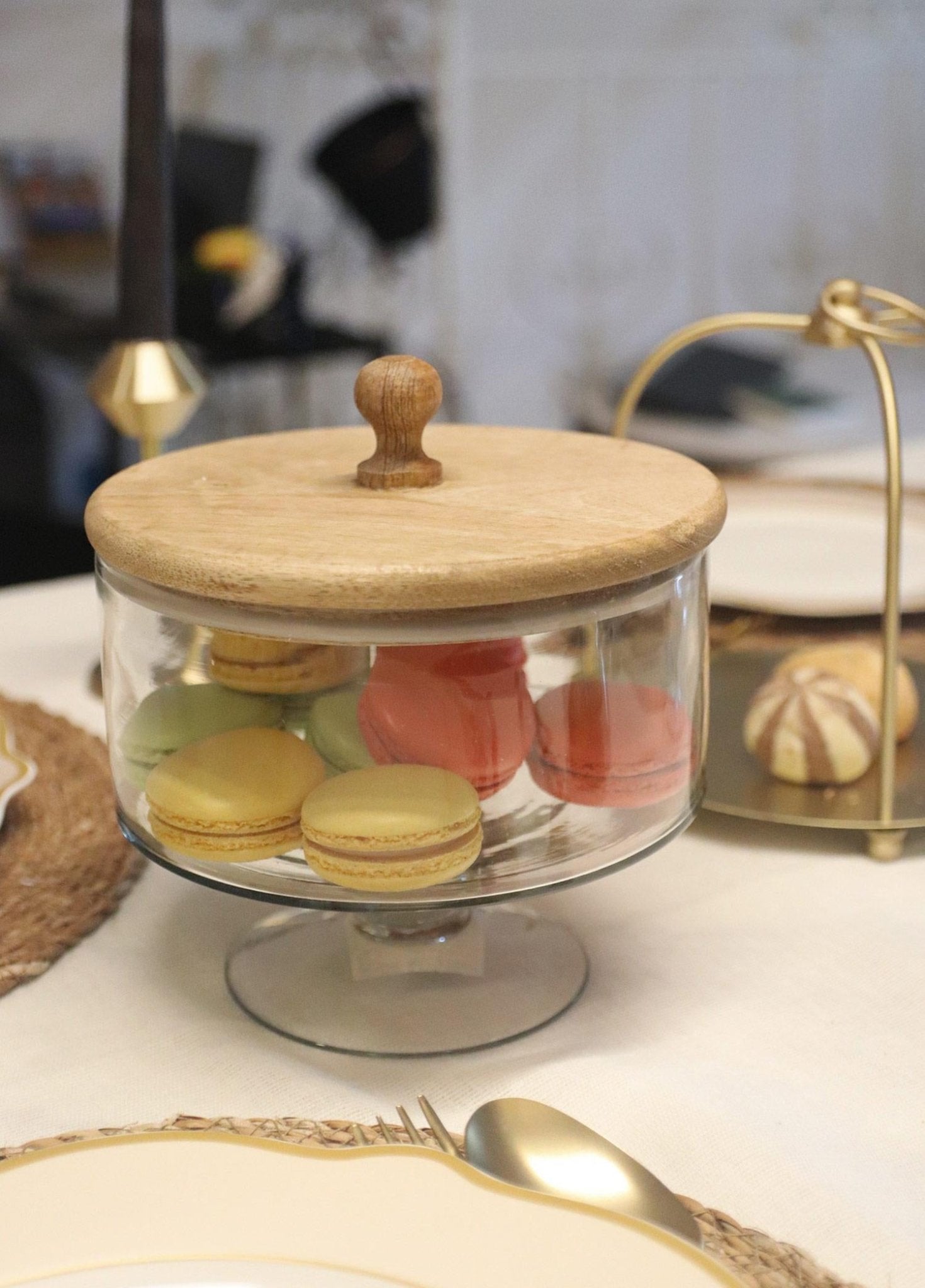 Madera Footed Cookie Jar 18x17x17 cm - Exporgin - Global Shopping Site