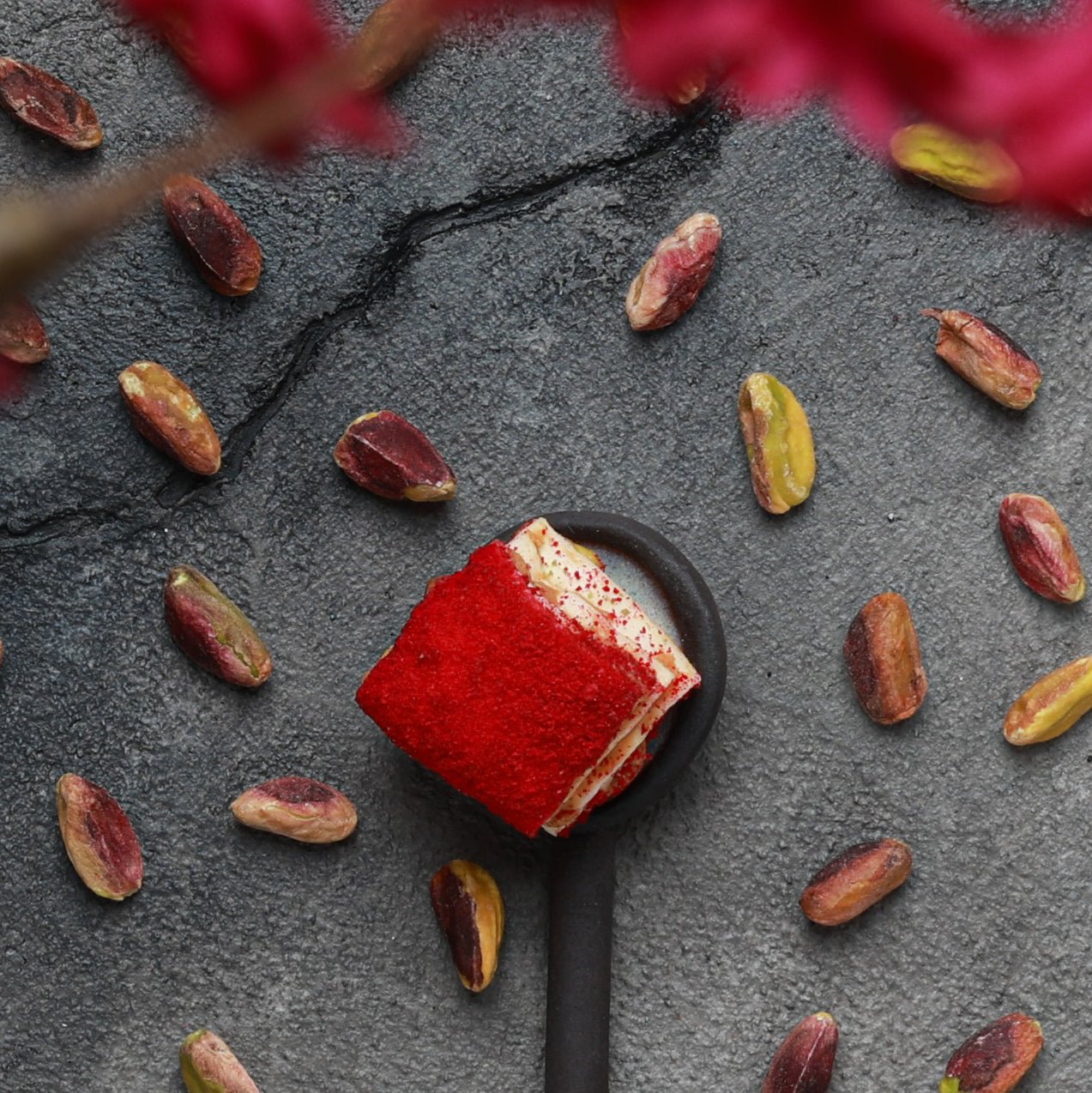 Mixed Baklava Turkish Delight in Metal Box – Pistachio, Oreo, Lotus & Raspberry Flavors - 500g (17.64 oz) - Exporgin - Global Shopping Site