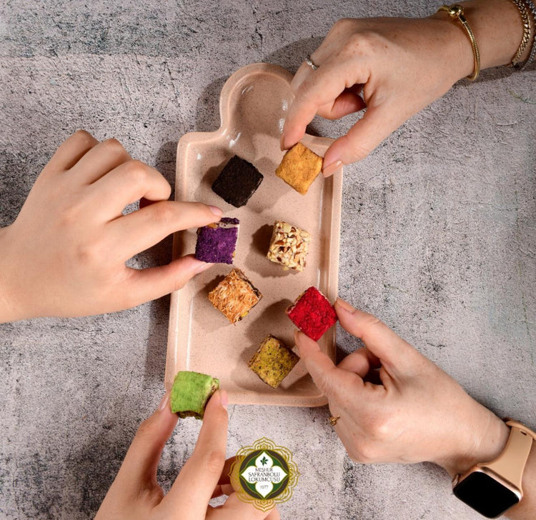 Mixed Baklava Turkish Delight in Metal Box – Pistachio, Oreo, Lotus & Raspberry Flavors - 500g (17.64 oz) - Exporgin | Türkiye Comes to You