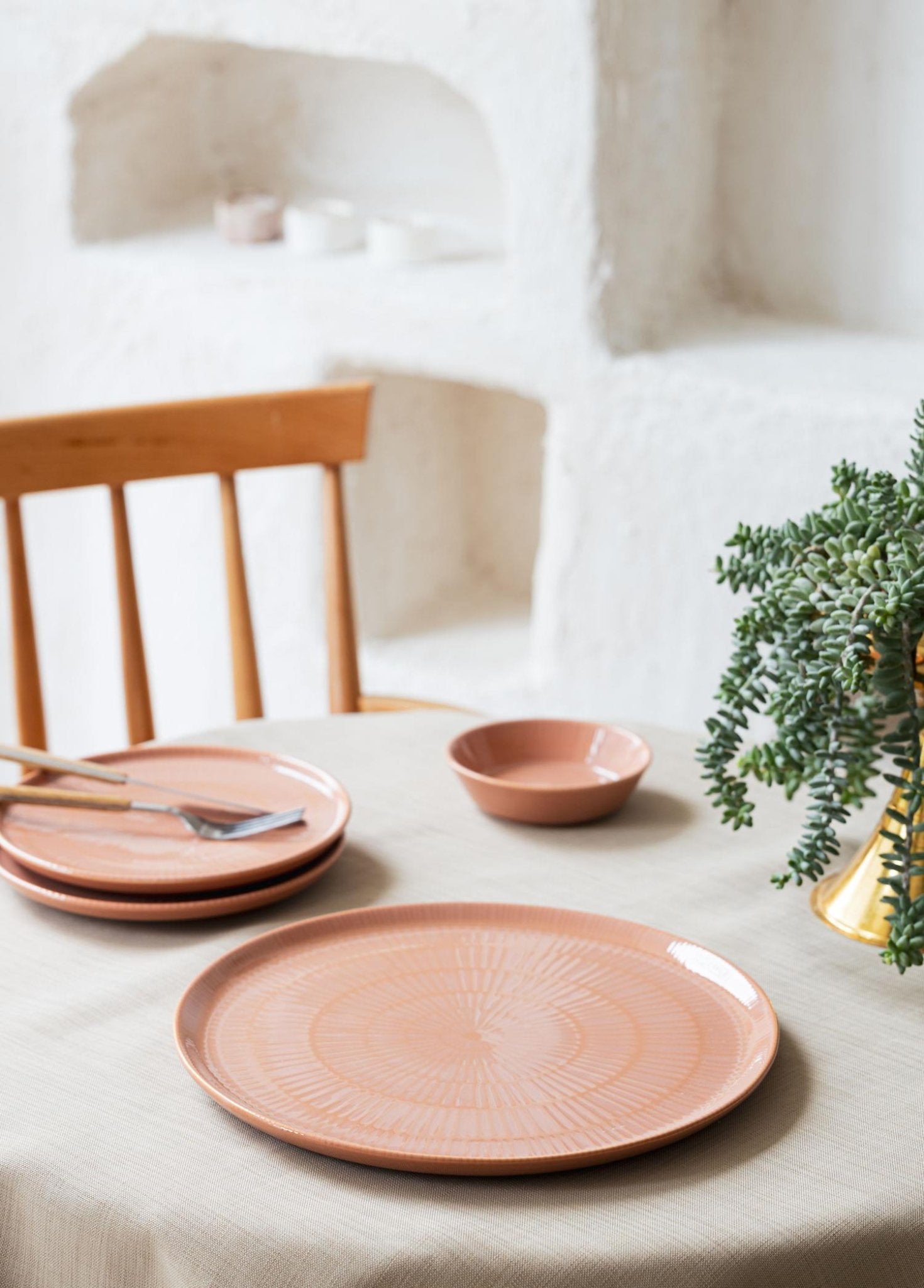 Noon Serving Plate Salmon 30 Cm - Exporgin - Global Shopping Site