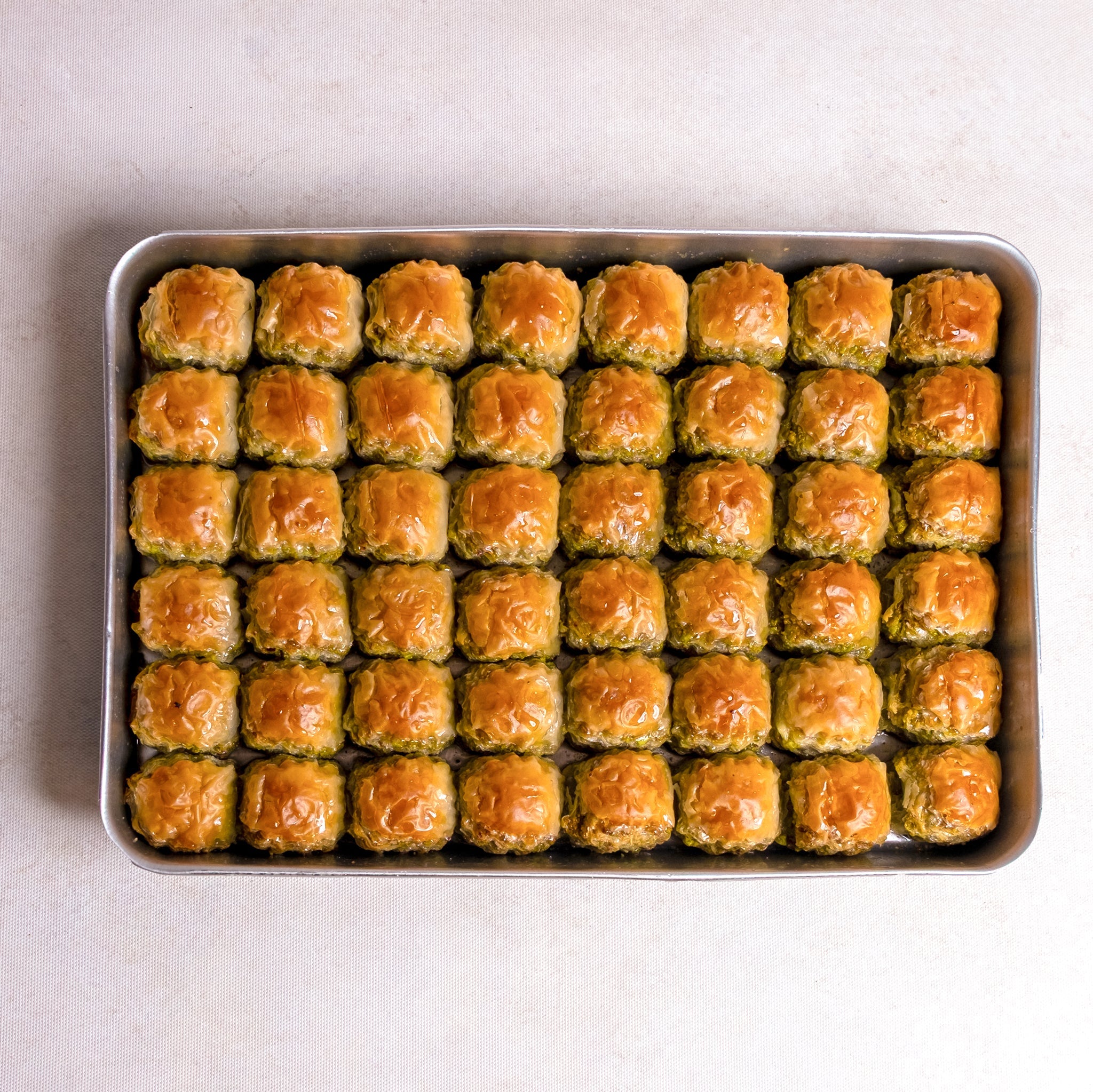 Petek 1942 Mussel Shape Baklava with Pistachio 1350g (47.6 oz) - Exporgin | Global Shopping Site