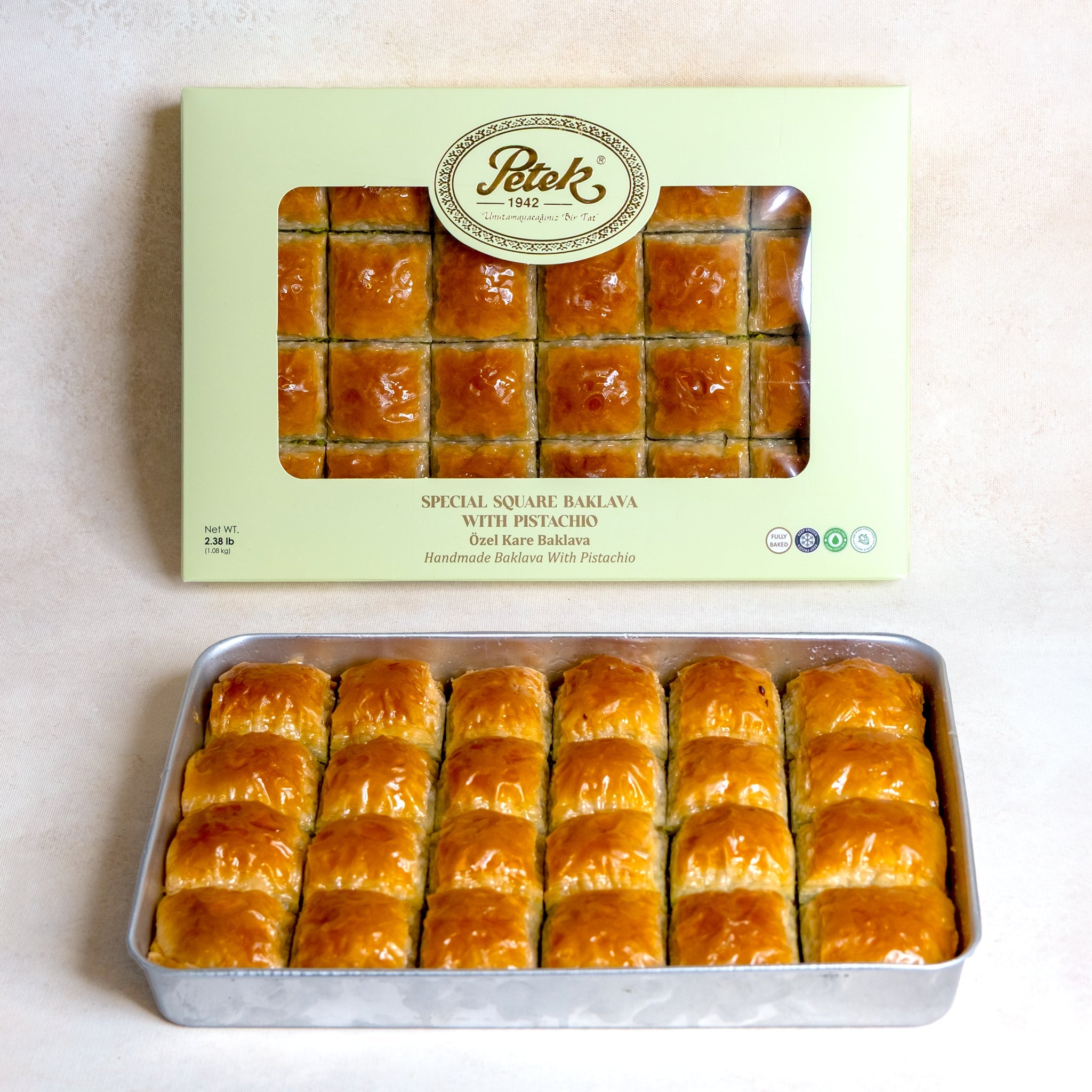 Petek 1942 Special Square Baklava with Pistachios 1100g (38.80 oz) - Exporgin | Global Shopping Site