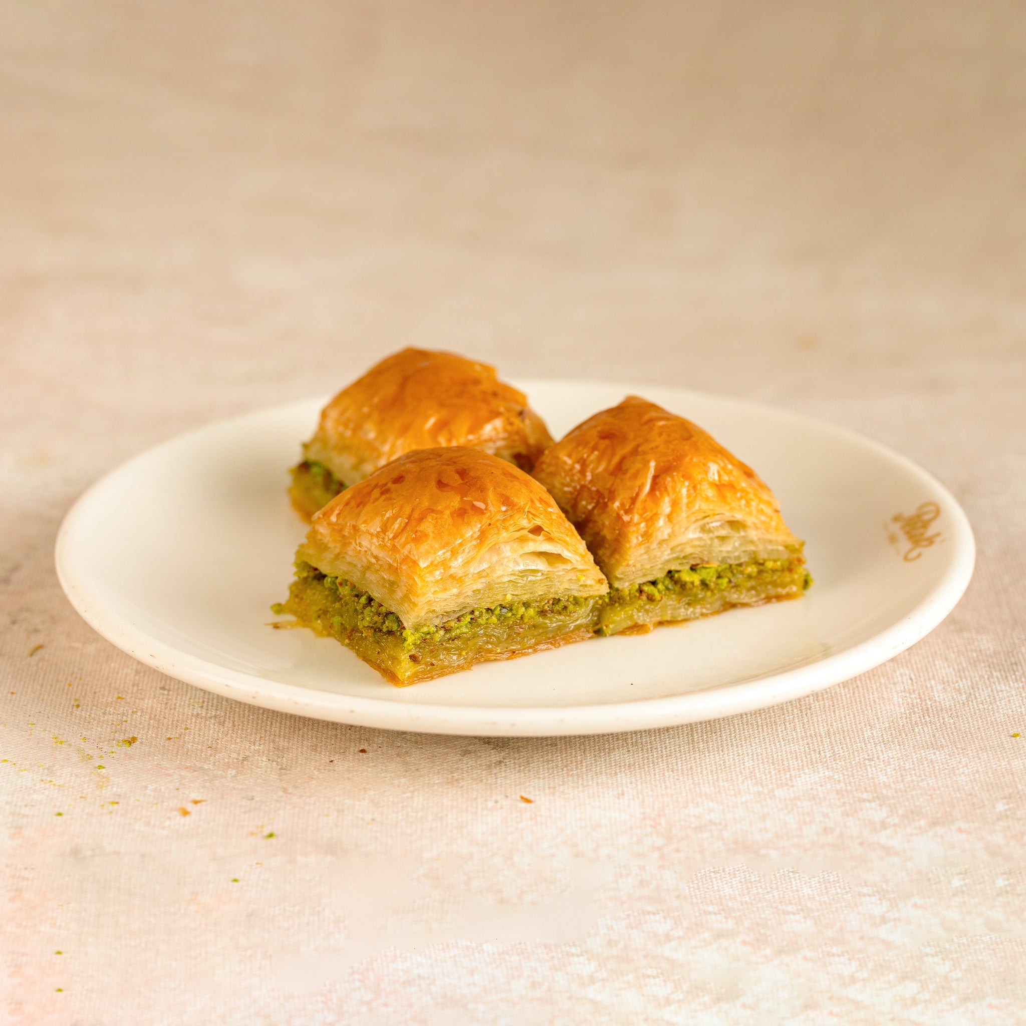 Petek 1942 Special Square Baklava with Pistachios 1100g (38.80 oz) - Exporgin | Global Shopping Site