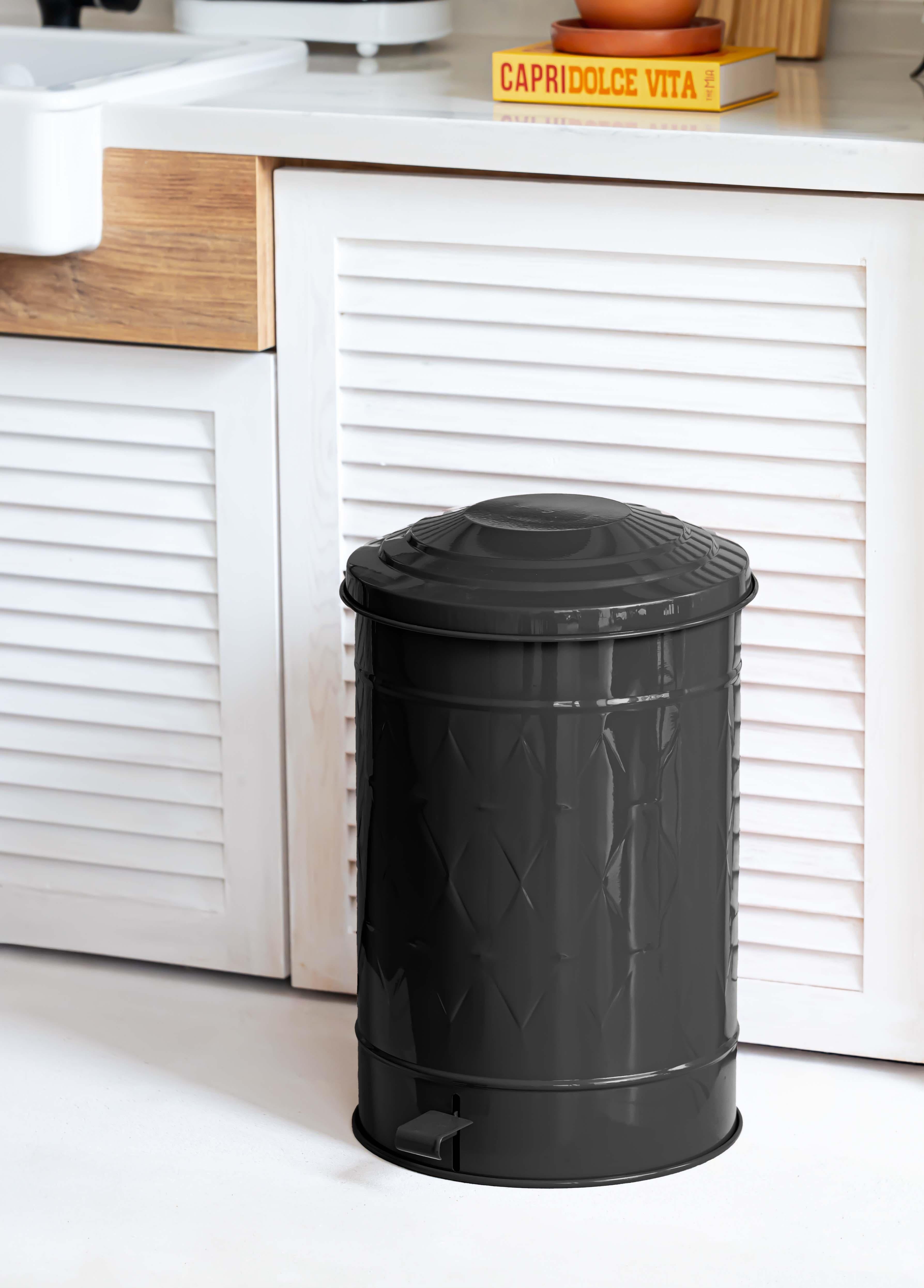 Prism Kitchen Trash Can Black 37 Lt