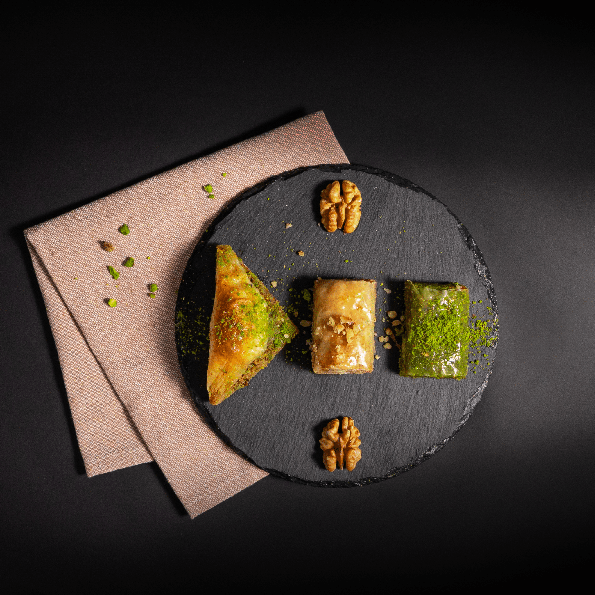 Şayan Creamy Mixed Baklava – Traditional Turkish Dessert With a Rich, Creamy Twist - 1000g (35.27 oz) - Exporgin | Türkiye Comes to You