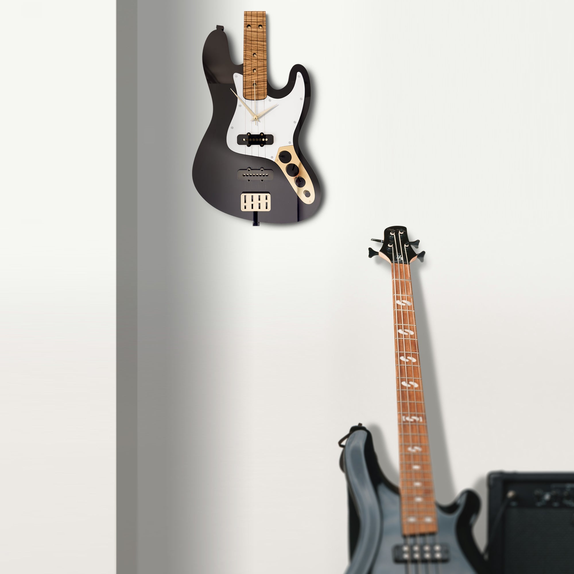 Time Reflection Ultra Realistic Bass Guitar - Shaped 3D Handmade Wooden Wall Clock - Exporgin | Türkiye Comes to You