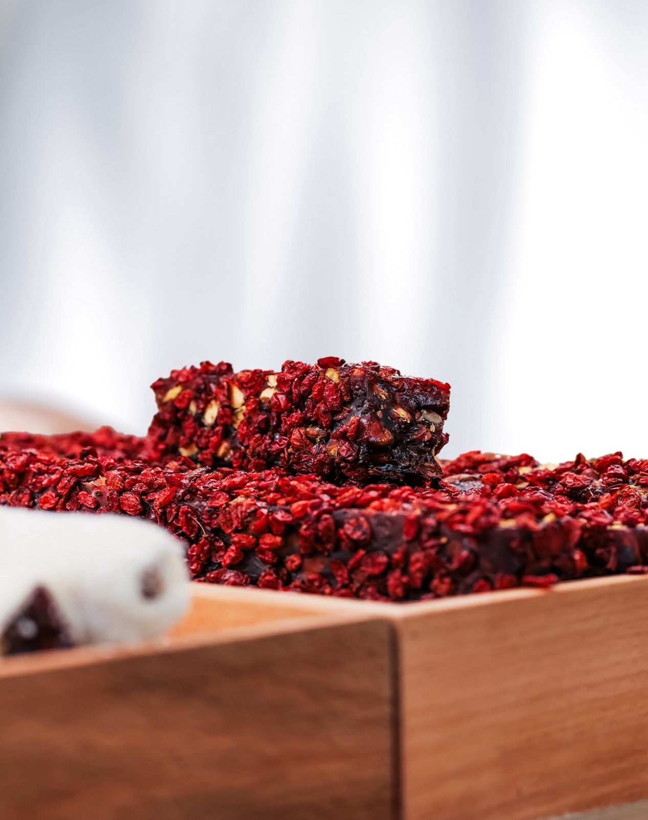 Wick Gurme Mixed Turkish Delight – Pomegranate Pistachio Assortment with Rose, Safflower, Grape, and Nut Varieties - 600g (21,16 oz) - Exporgin | Türkiye Comes to You