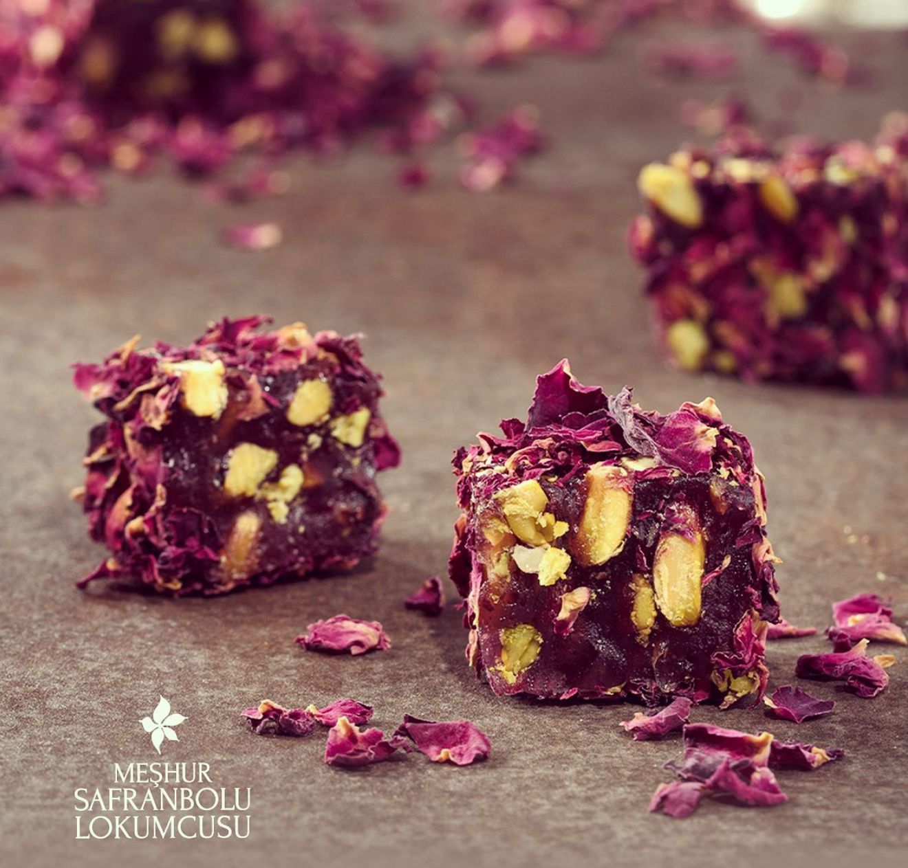 Wick Gurme Mixed Turkish Delight – Pomegranate Pistachio Assortment with Rose, Safflower, Grape, and Nut Varieties - 600g (21,16 oz) - Exporgin | Türkiye Comes to You